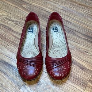 BareTraps Red Flats size 7.5